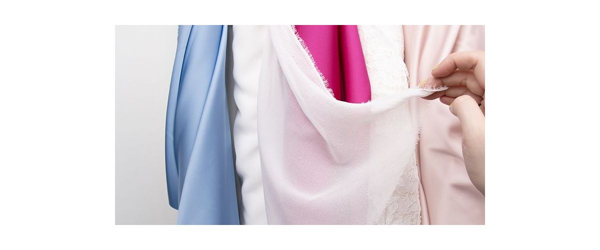 Trucs & astuces : Maîtriser la couture de tissus de soirée | Mariage & bals